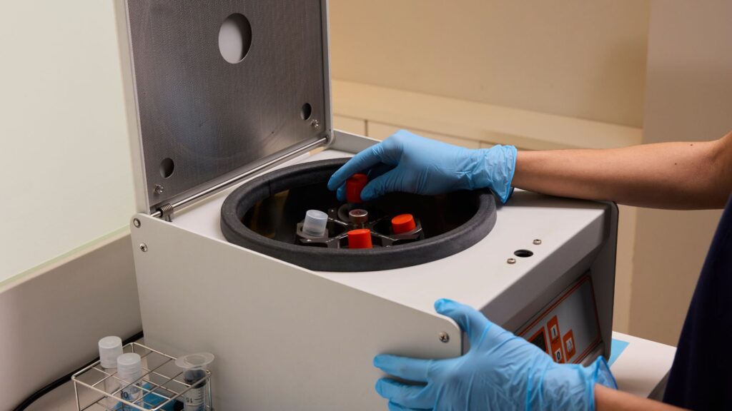 Plasma Rico en Plaquetas (PRP) para regenerar tus tejidos Infiltraciones con Ácido Hialurónico para lubricar la articulación